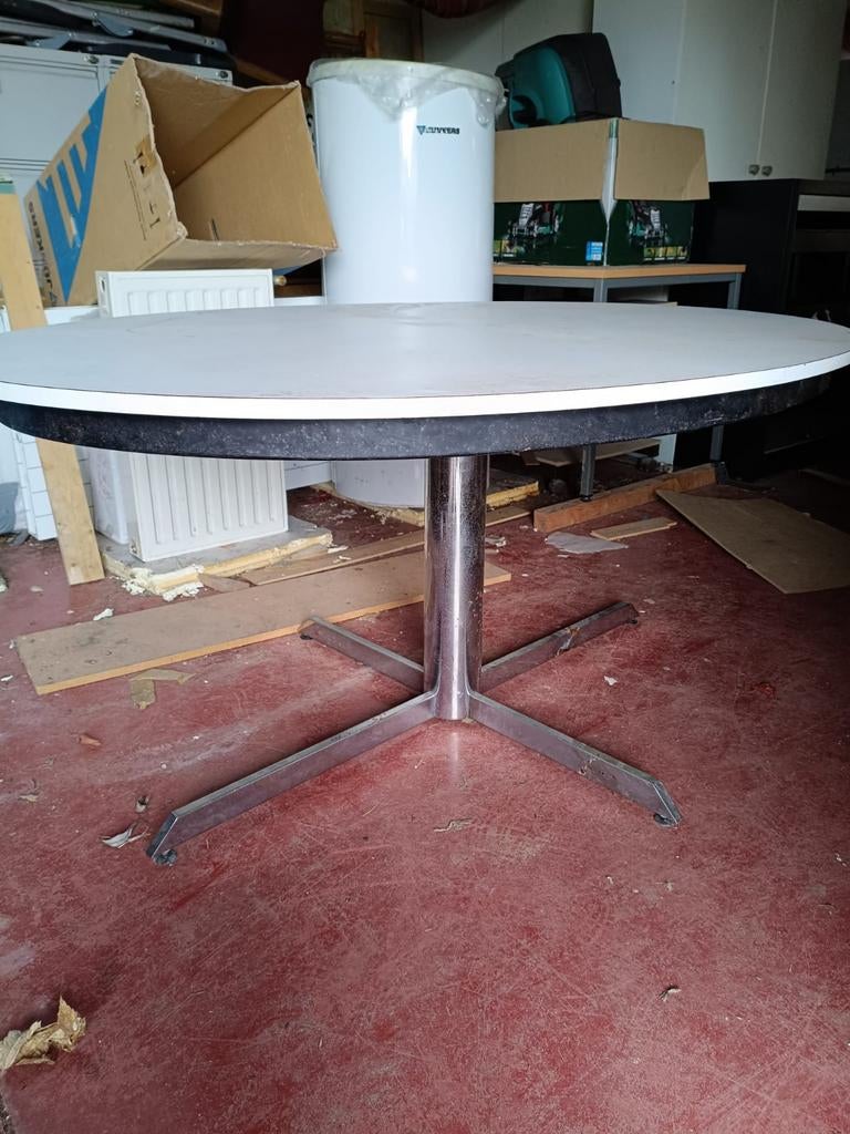 Ovale tafel, Ophalen