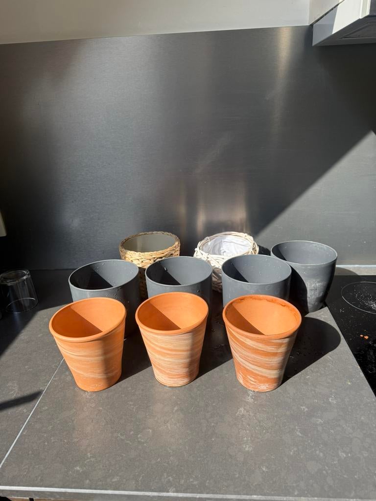 Des pots de fleurs gratuits, Jardin & Terrasse, Pots de fleurs, Enlèvement ou Envoi, Utilisé, Terracotta, Moins de 25 cm