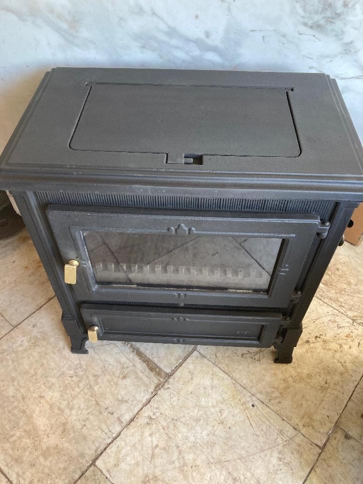 Hout/kolenkachel Saey., Huis en Inrichting, Kachels, Zo goed als nieuw, Vrijstaand, Allesbrander, Hout, Ophalen