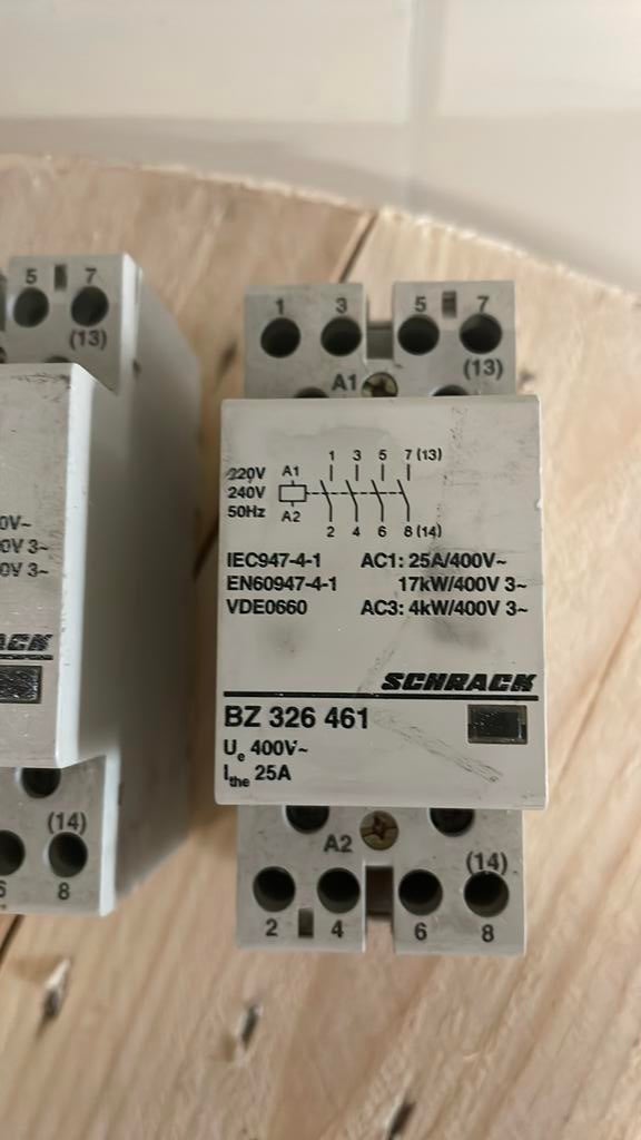 Lot de 5 Contacteurs 230v , puissance 25A 400v, Enlèvement, Utilisé