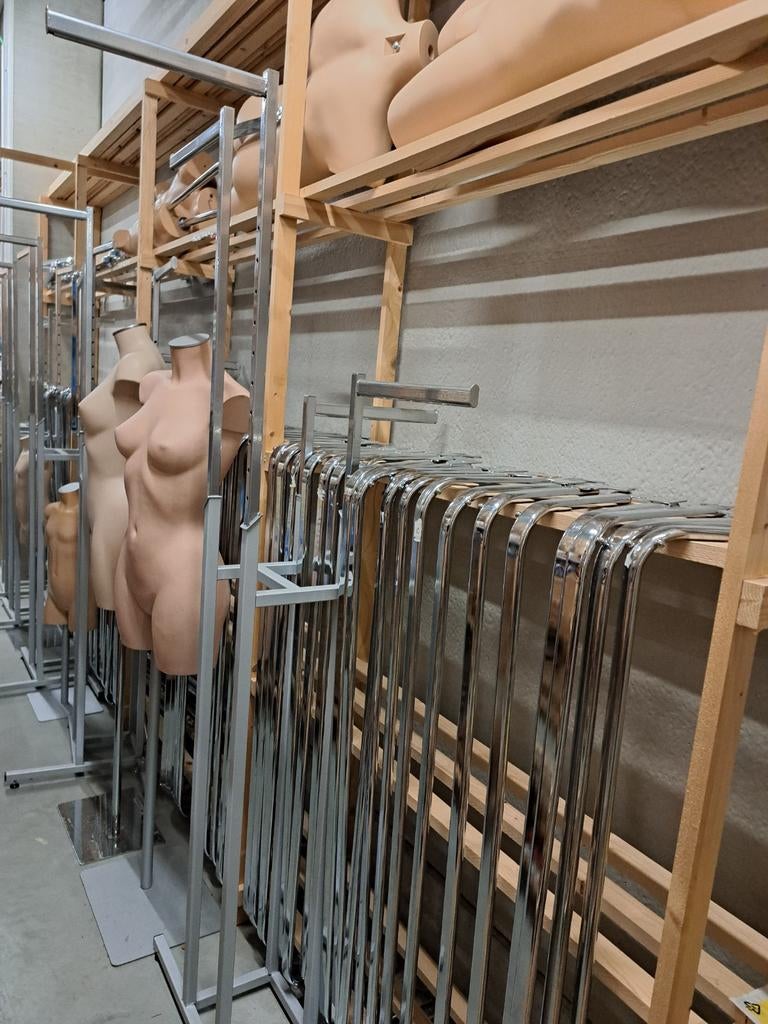 Portant textile 4 côté réglage en hauteur, Zakelijke goederen, Kantoor en Winkelinrichting | Onderdelen, Ophalen