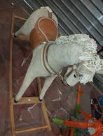 Grand Cheval à bascule, Enlèvement