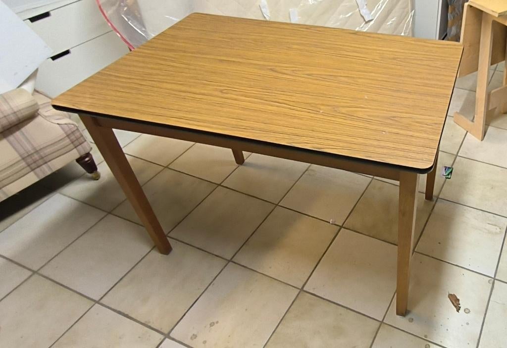 Petit table a manger, 100 à 150 cm, Quatre personnes, Enlèvement, Utilisé