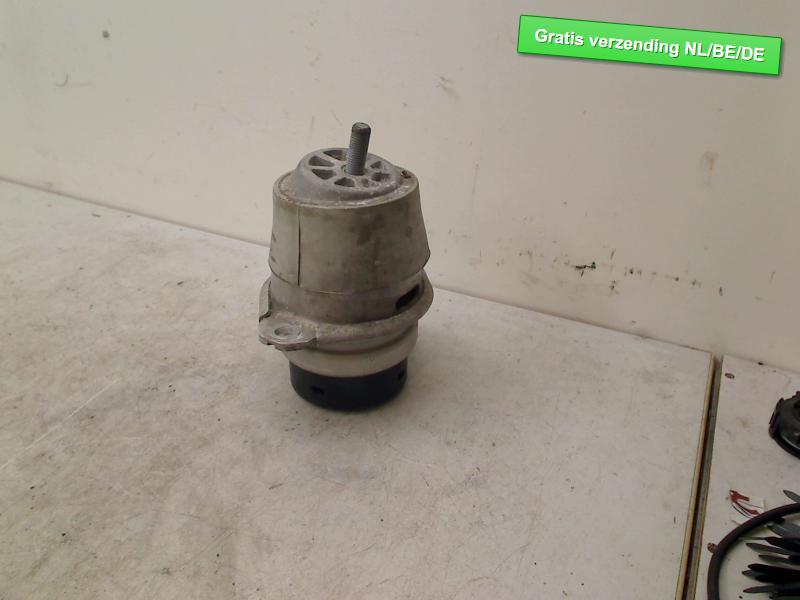 MOTORSTEUN RECHTS Q7 Touareg (7PA / PH) (7L8199131C), Gebruikt, De Bloemendaal 21 21
5221 EB  'S HERTOGENBOSCH, NL, Info@123Parts.nl