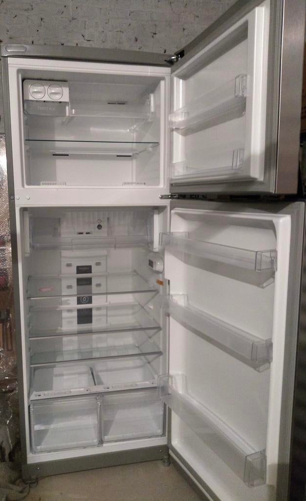 Réfrigérateur WHIRLPOOL grand impeccable comme neuf ., Avec compartiment congélateur, 160 cm ou plus, Comme neuf, Enlèvement