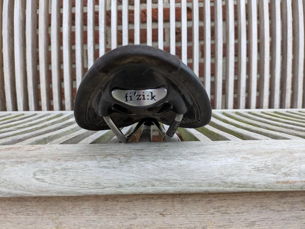 Fizik Arione zadel 2 maal mee gereden., Ophalen, Zo goed als nieuw, Racefiets, Zadel