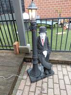 Statue de Chaplin illuminée !, Enlèvement