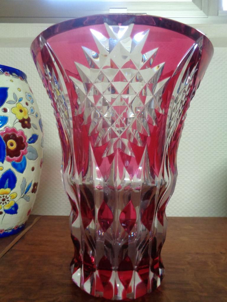 Val Saint Lambert vase en cristal rouge, superbe !!!, Enlèvement