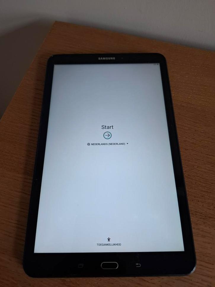 Samsung Galaxy Tab SM-T580 32 Go avec lecteur micro SD, Informatique & Logiciels, Android Tablettes, Utilisé, Wi-Fi, 32 GB, Mémoire extensible