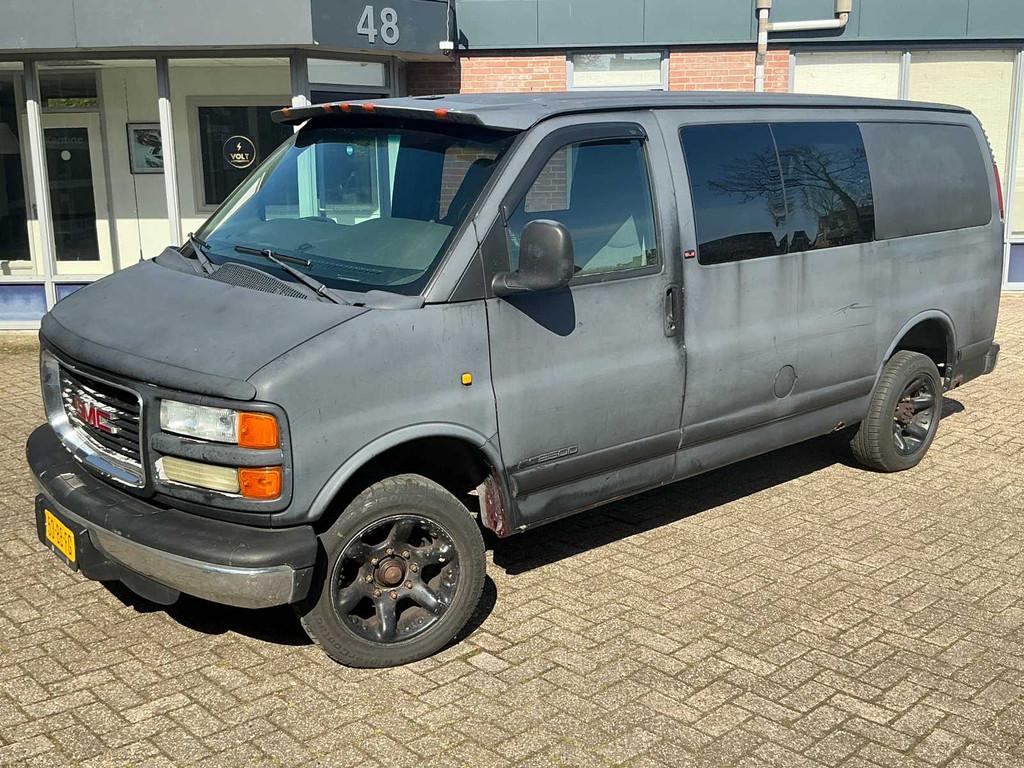 GMC SAVANNA Chevrolet Express bedrijfsbus, Auto's, Bestelwagens en Lichte vracht, Bedrijf, Overige merken, Diesel, Euro 3, Automaat