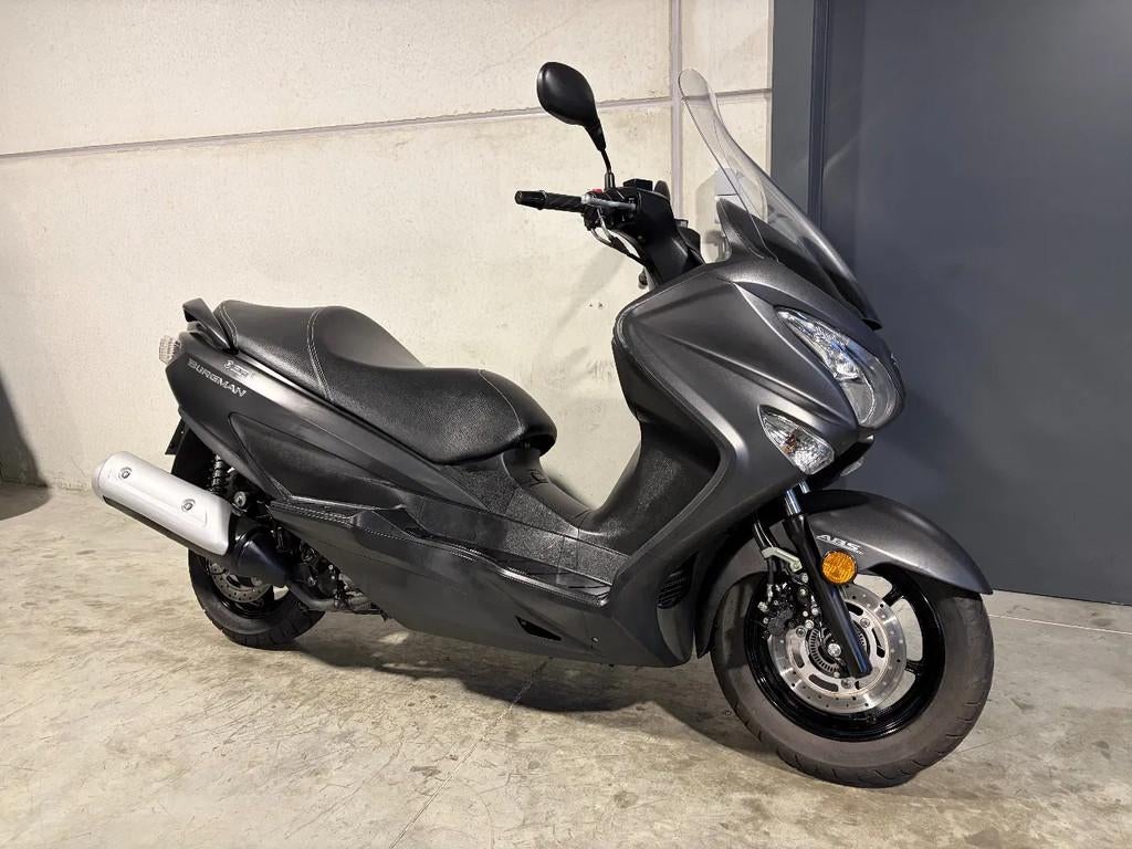 Suzuki UH 125 Burgman luxescooter, Motos, Motos | Suzuki, Entreprise, Scooter, jusqu'à 11 kW