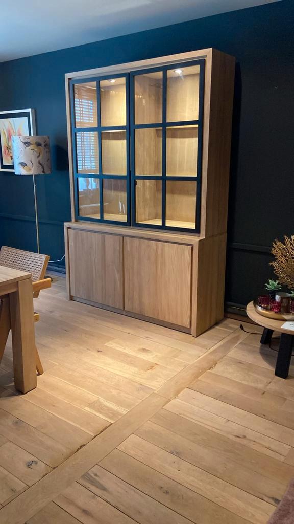 Vitrinekast in teakhout nieuw, Maison & Meubles, Armoires | Armoires murales, Enlèvement