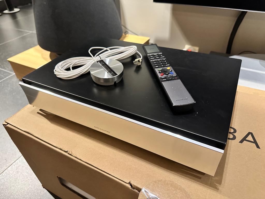 Bang & Olufsen Beosystem 4 met IR oog en Beo4 Joystick - B&O, Audio, Tv en Foto, Mediaspelers, Zo goed als nieuw, HDMI, Ophalen of Verzenden