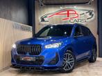 BMW X1 1.5iAS sDrive18 * PACK M PERFORMANCE * (bj 2025), Auto's, Gebruikt, Zwart, 146 g/km, Bedrijf