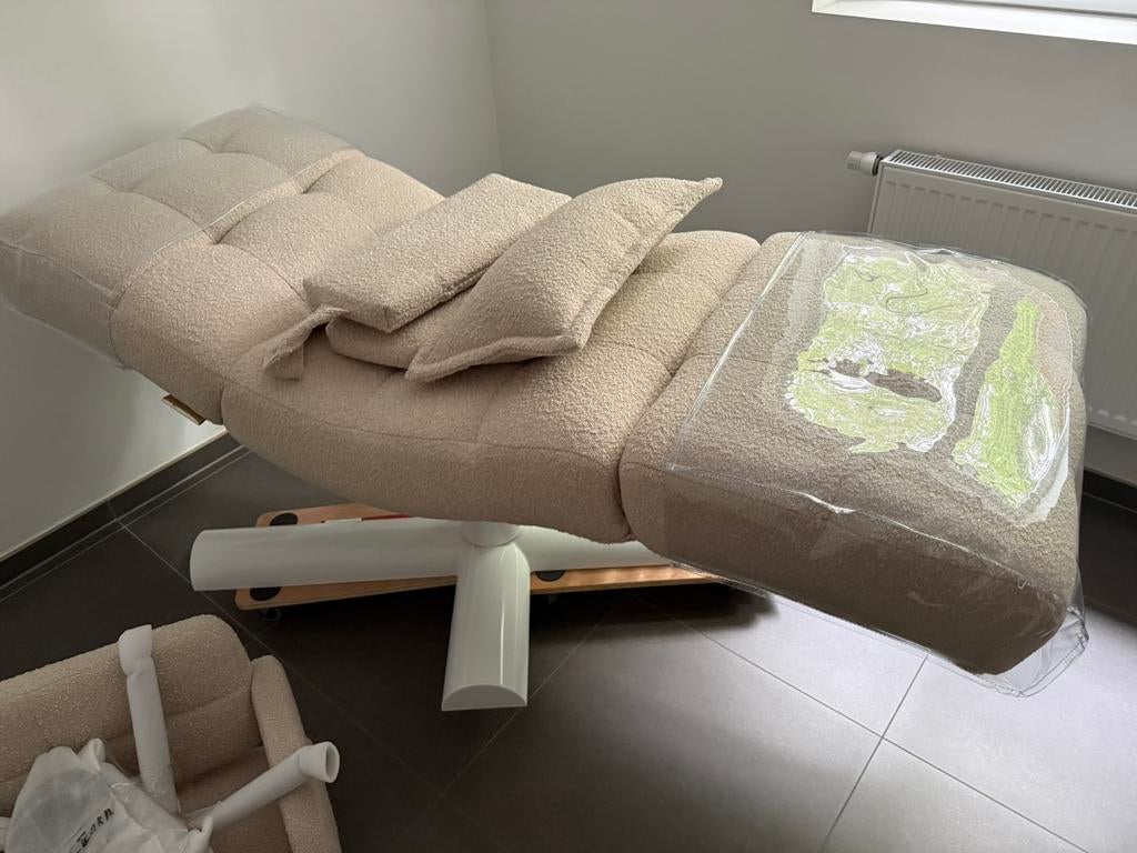 Behandelstoel NIEUW + stoel met hydraulische pomp Figuratti, Sport en Fitness, Massageproducten, Nieuw, Ophalen