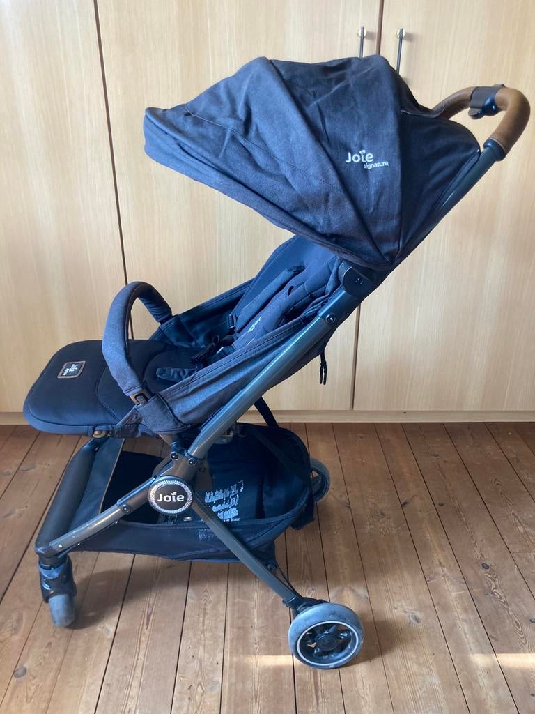 Joie signature plooibuggy met opbergtas en regenhoes, Kinderen en Baby's, Buggy's, Ophalen, Gebruikt, Verstelbare rugleuning