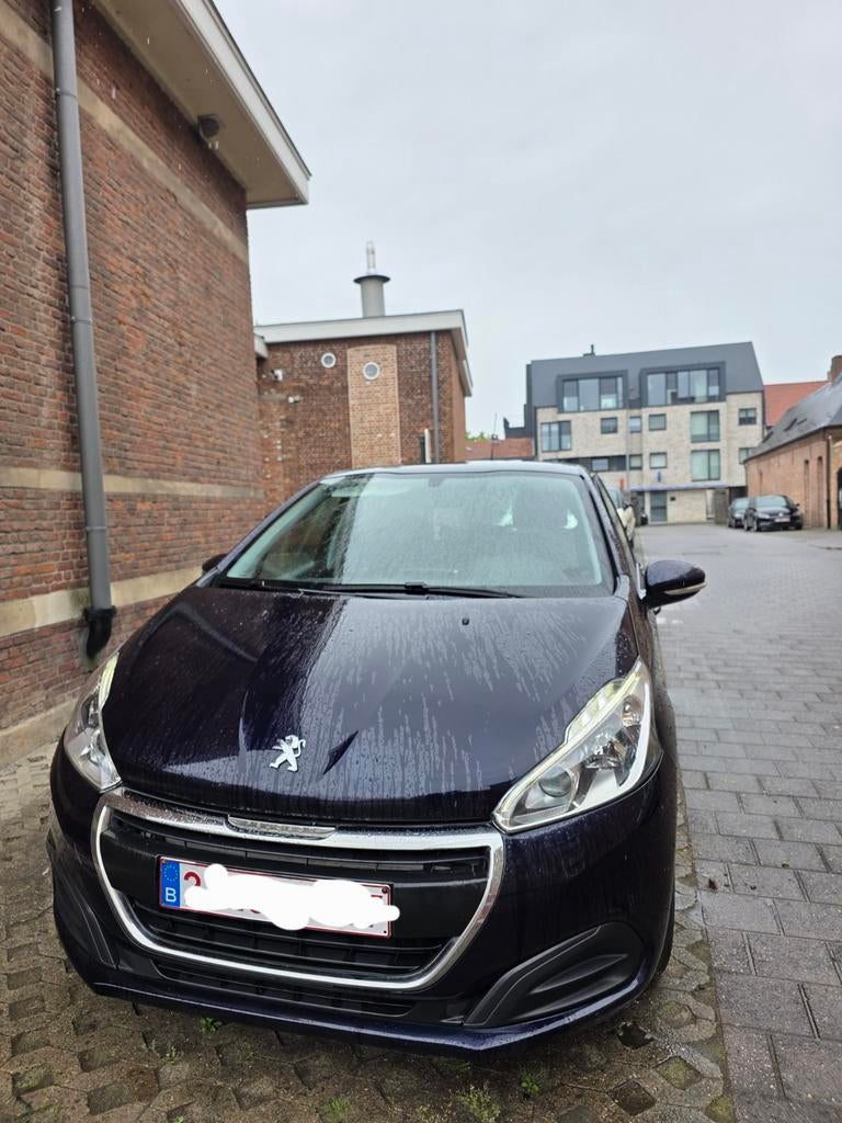 Peugeot 208 – Well Maintained, Ready to Drive, Achat, Boîte manuelle, Noir, 5 places