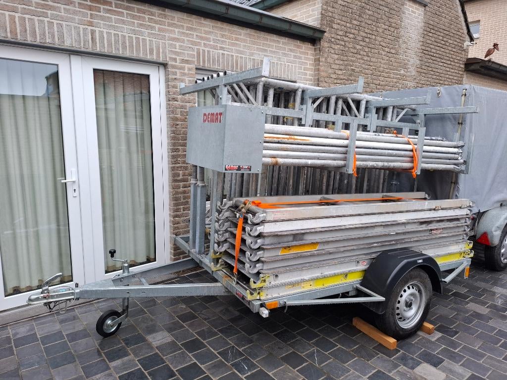 steiger aanhanger met grote alu rolsteiger, Doe-het-zelf en Bouw, Steigers, Gebruikt, Rolsteiger of Kamersteiger, Ophalen