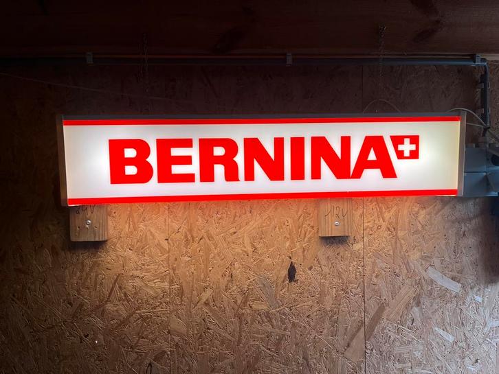 Naaimachines bernina, Hobby en Vrije tijd, Naaimachines en Toebehoren, Bernina, Ophalen