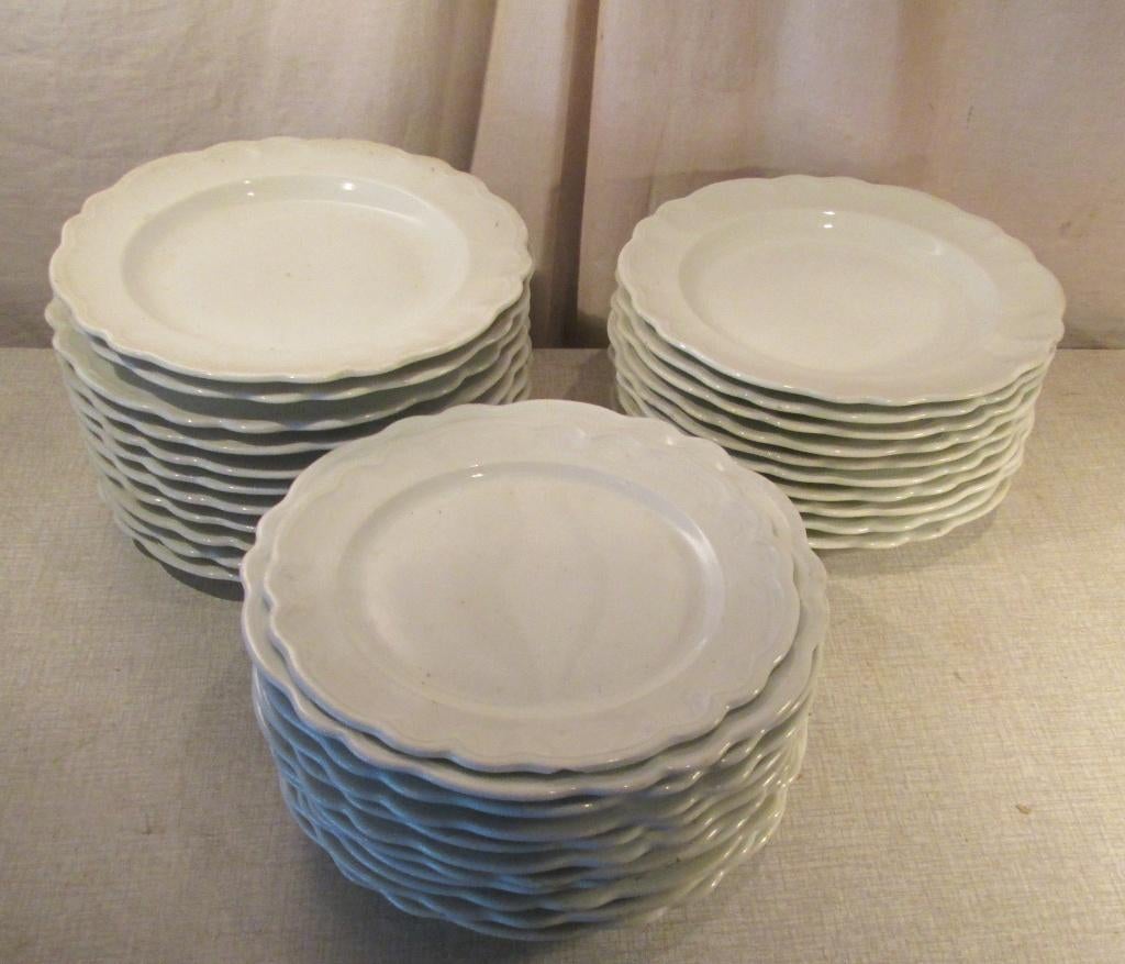 Grote Partij witte porseleine Borden - LImoges - 24cm, Ophalen of Verzenden, Zo goed als nieuw, Porselein, Bord(en)