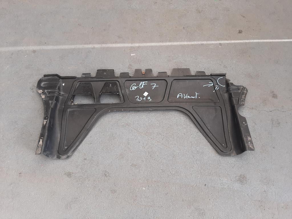 Deflecteur cache sous pare choc VW GOLF 7 PH2 2017 2019, Autos : Pièces & Accessoires, Enlèvement, Avant