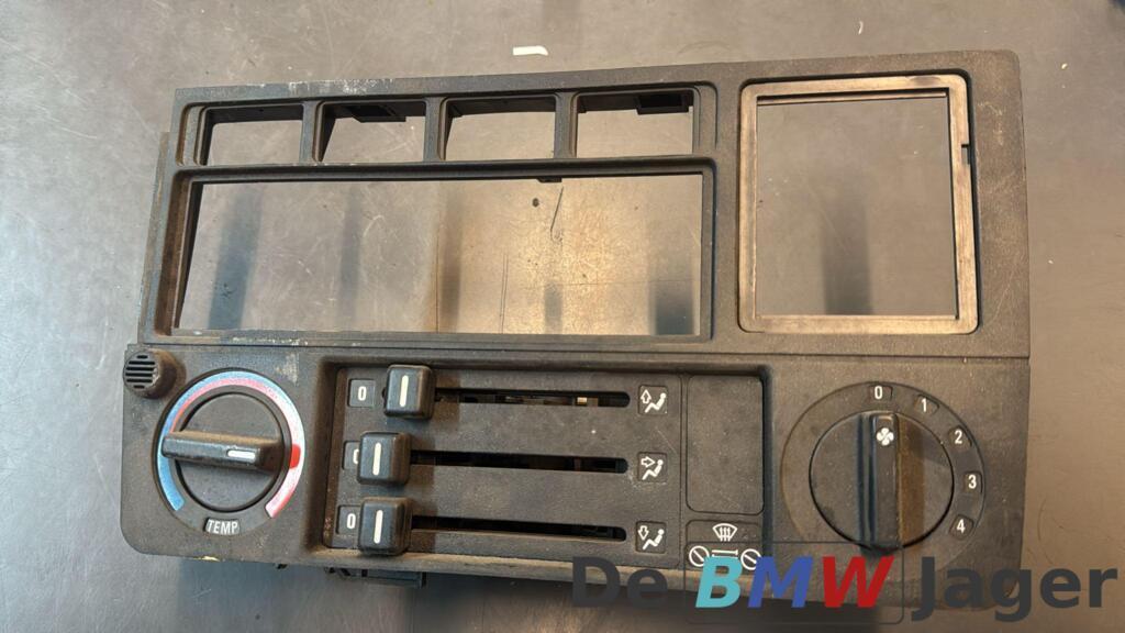 Bedieningspaneel kachel BMW 3-serie E30 64111385879, Gebruikt, Ophalen of Verzenden, BMW, BMW