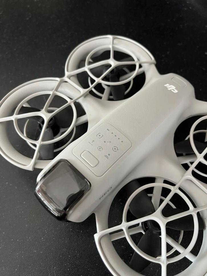 DJI Neo + DJI Care Refresh (twv 35€), Audio, Tv en Foto, Drones, Zo goed als nieuw, Cameradrone, DJI, Minder dan 250 gram, 15 tot 30 minuten
