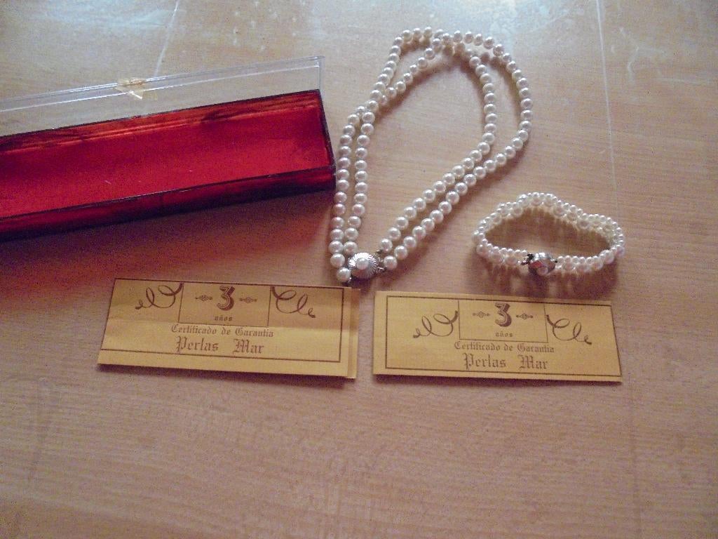 2 delig parelhalsketting en armband, Enlèvement ou Envoi, Comme neuf