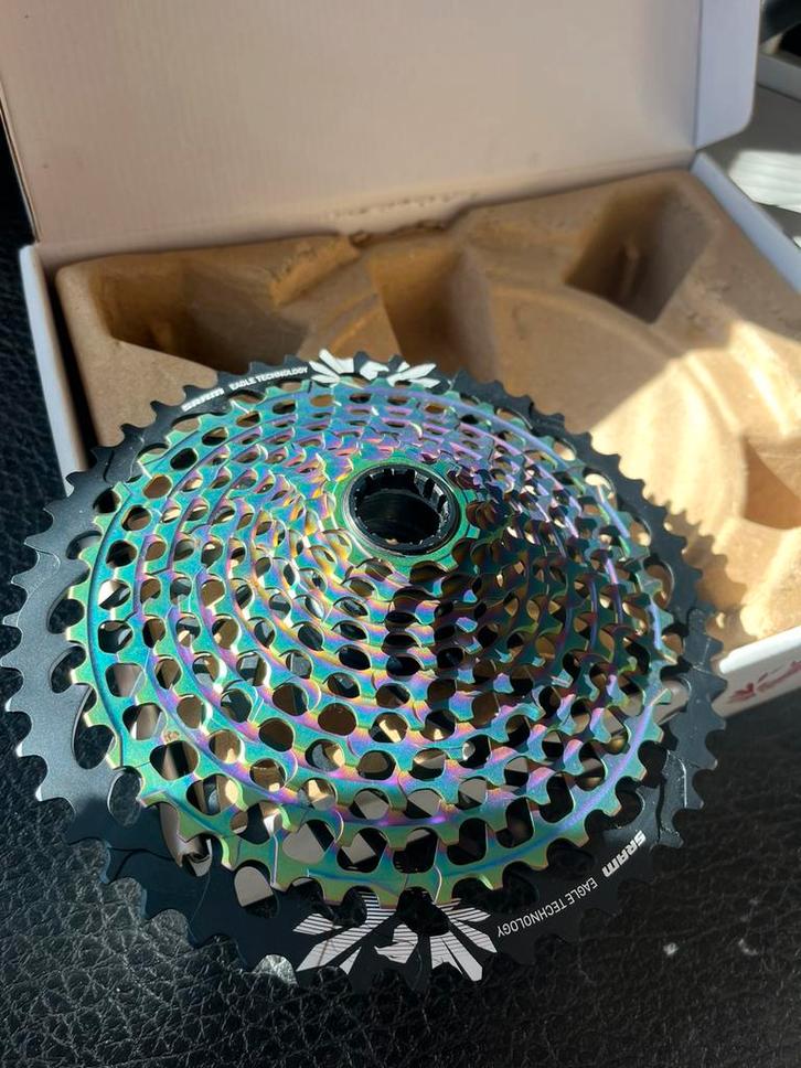 Cassette SRAM XX1 Eagle 10-52T - arc-en-ciel - neuve, Vélos & Vélomoteurs, Vélos Pièces, Comme neuf, VTT, Enlèvement ou Envoi