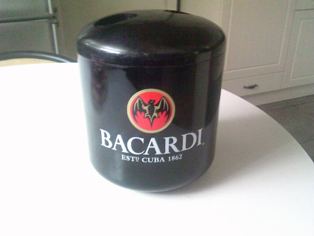 ijsemmer bacardi  estd cuba 1862, Ophalen, Zo goed als nieuw