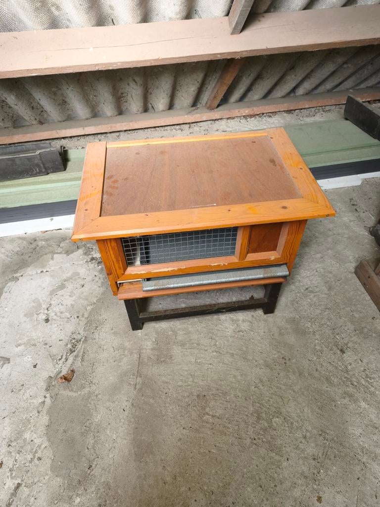 Te koop hokje voor konijn, Ophalen