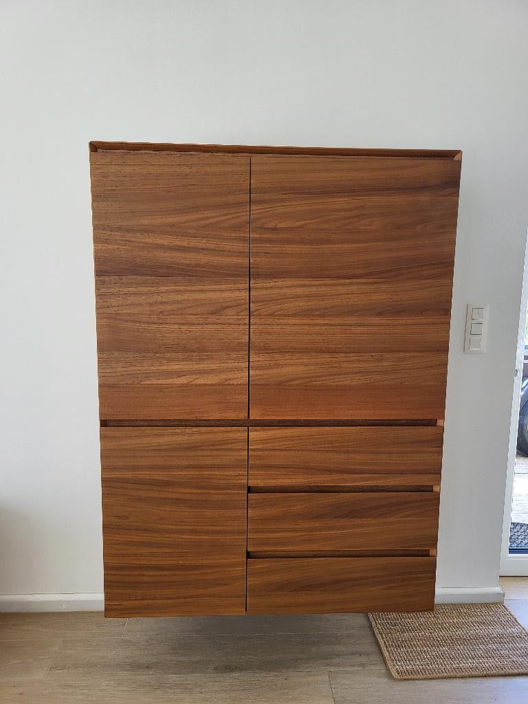 Barkast notelaar (Juntoo), Huis en Inrichting, Ophalen, 100 tot 150 cm, Zo goed als nieuw, 25 tot 50 cm