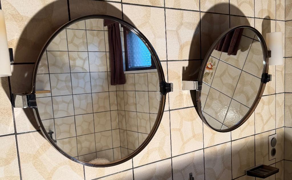 Spiegels, Ophalen, Zo goed als nieuw, Rond