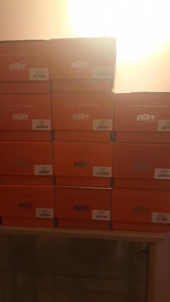 11 BRR  ferrari 1/18  Rosso Corsa, Hobby & Loisirs créatifs, Voitures miniatures | 1:18, Enlèvement ou Envoi