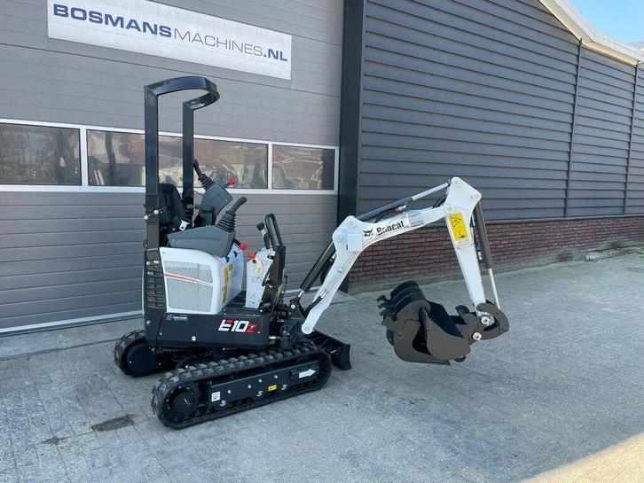Bobcat E10 z minigraver NIEUW hydraulische wissel + 3 bakken, Articles professionnels, Machines & Construction | Grues & Excavatrices