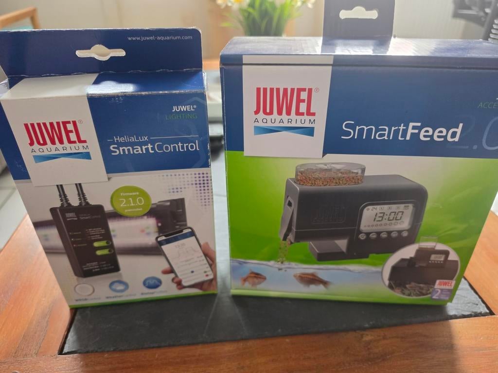 Distributeur de nourriture et smart control rampe LEDs juwel, Animaux & Accessoires, Poissons | Aquariums & Accessoires, Juwel