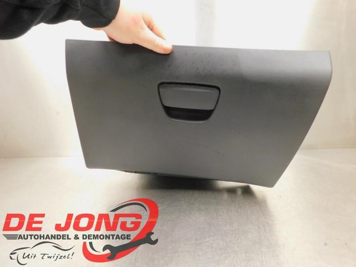 Boîte à gants d'un Peugeot 2008, Autos : Pièces & Accessoires, Tableau de bord & Interrupteurs, Peugeot, Utilisé, 3 mois de garantie