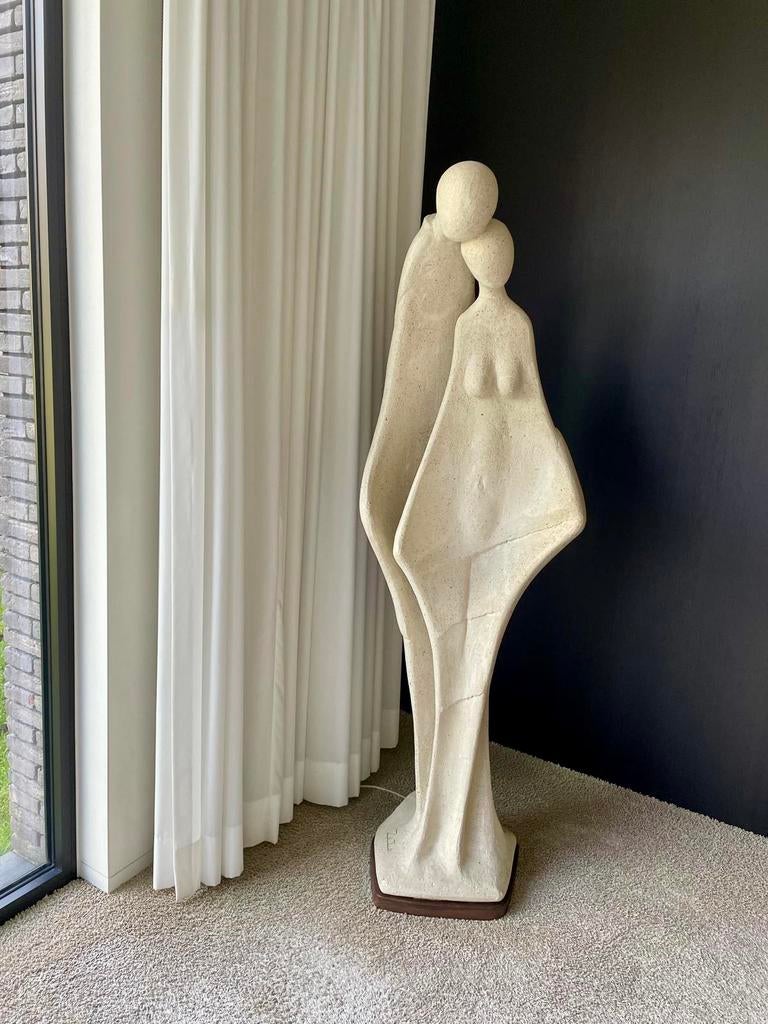 L'harmonie, Enlèvement ou Envoi, Statue