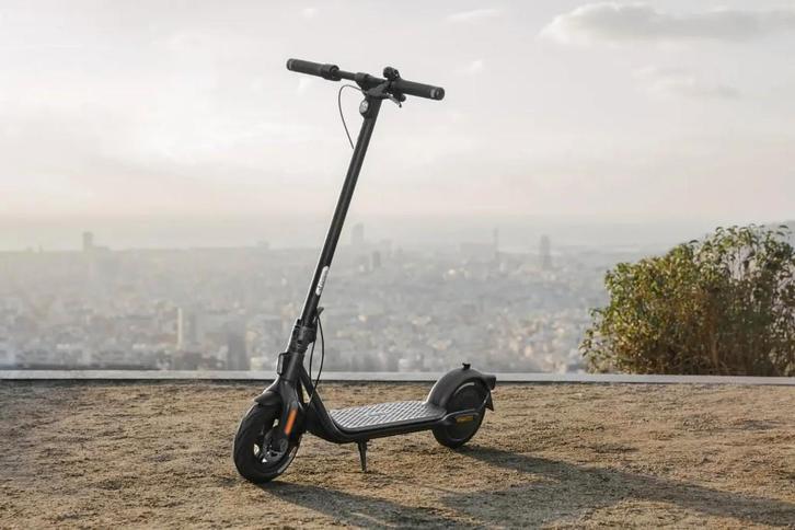 Segway Ninebot kickscooter F2E, Fietsen en Brommers, Steps, Gebruikt, Elektrische step (E-scooter), Ophalen