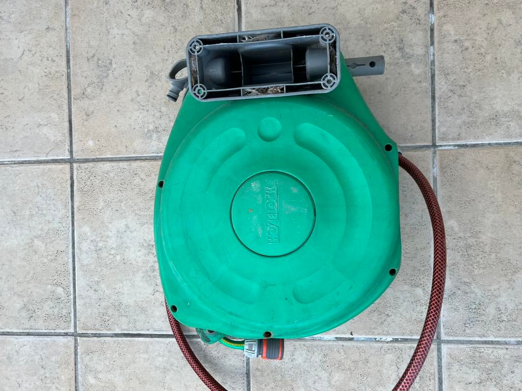 Tuinslang met oprolsysteem, Ophalen, Zo goed als nieuw, Tuinslang