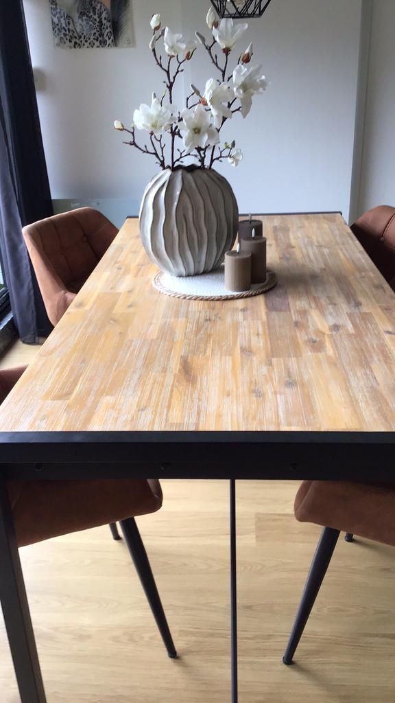 Industriële eetkamer ,tafel ,4 stoelen en opbergrek, Huis en Inrichting, Tafels | Eettafels, Zo goed als nieuw, Ophalen