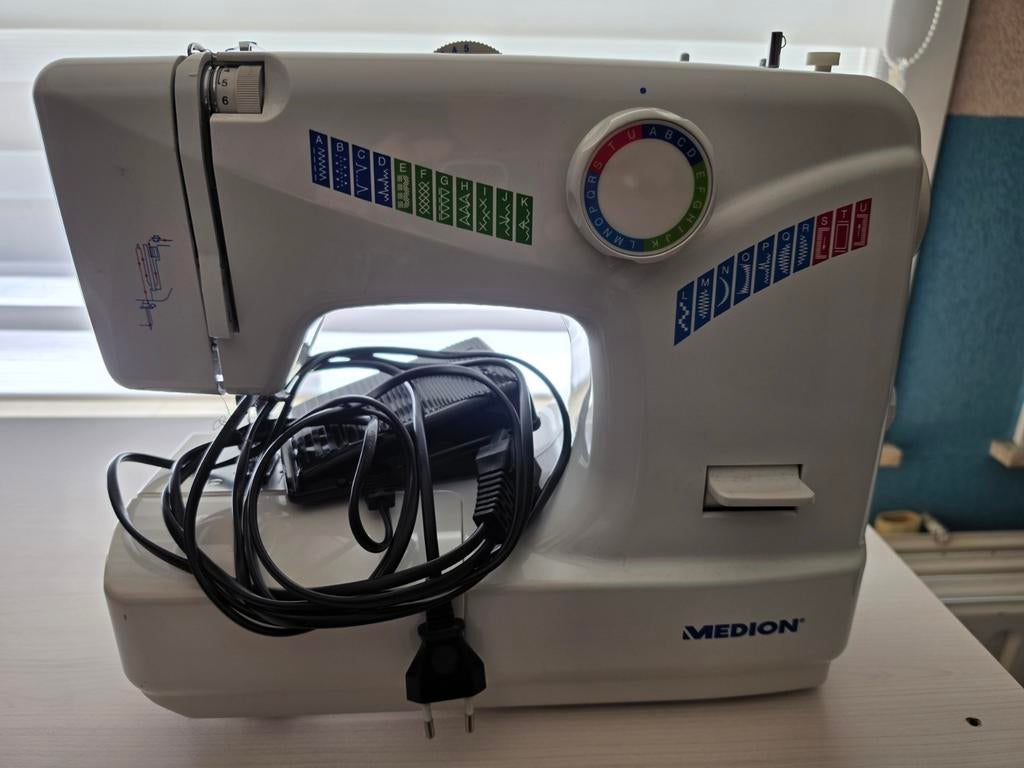 Machine à coudre MEDION., Ophalen, Naaimachine