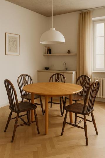 Vintage verlengbare ronde tot ovale eettafel ying yang vorm beschikbaar voor biedingen