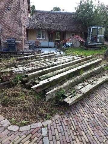 Eik balken oak beams from old barn, 300 years old, no rot beschikbaar voor biedingen
