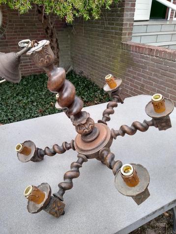 Mooie getorste hanglamp beschikbaar voor biedingen