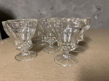 12 Vintage Dessert Glazen beschikbaar voor biedingen