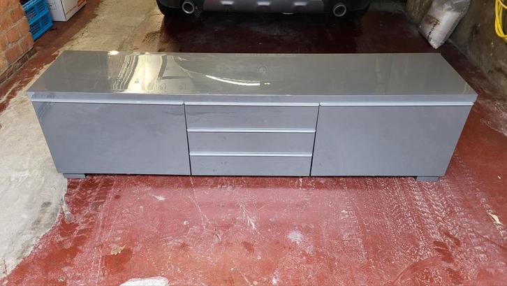 TV meubel IKEA Hoogglans Grijs 180b x 40d x 50h, Maison & Meubles, Accessoires pour la Maison | Étagères murales & Rayons de bibliothèque