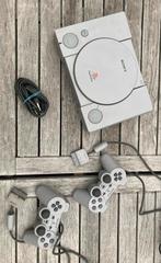 Playstation 1 met controllers . En zakje voor controllers, Ophalen of Verzenden, Zo goed als nieuw