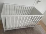 Babybed en matras 60x120, model Sundvik (IKEA), Zo goed als nieuw