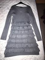 Nieuwe grijze jurk met onderkant in laagjes. Maat M/L., Kleding | Dames, Ophalen